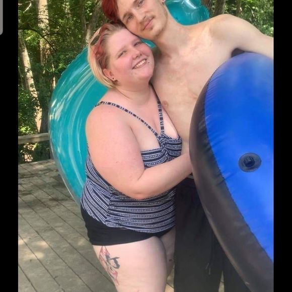 Meet your Posher, Elise - Picture 1 of 1